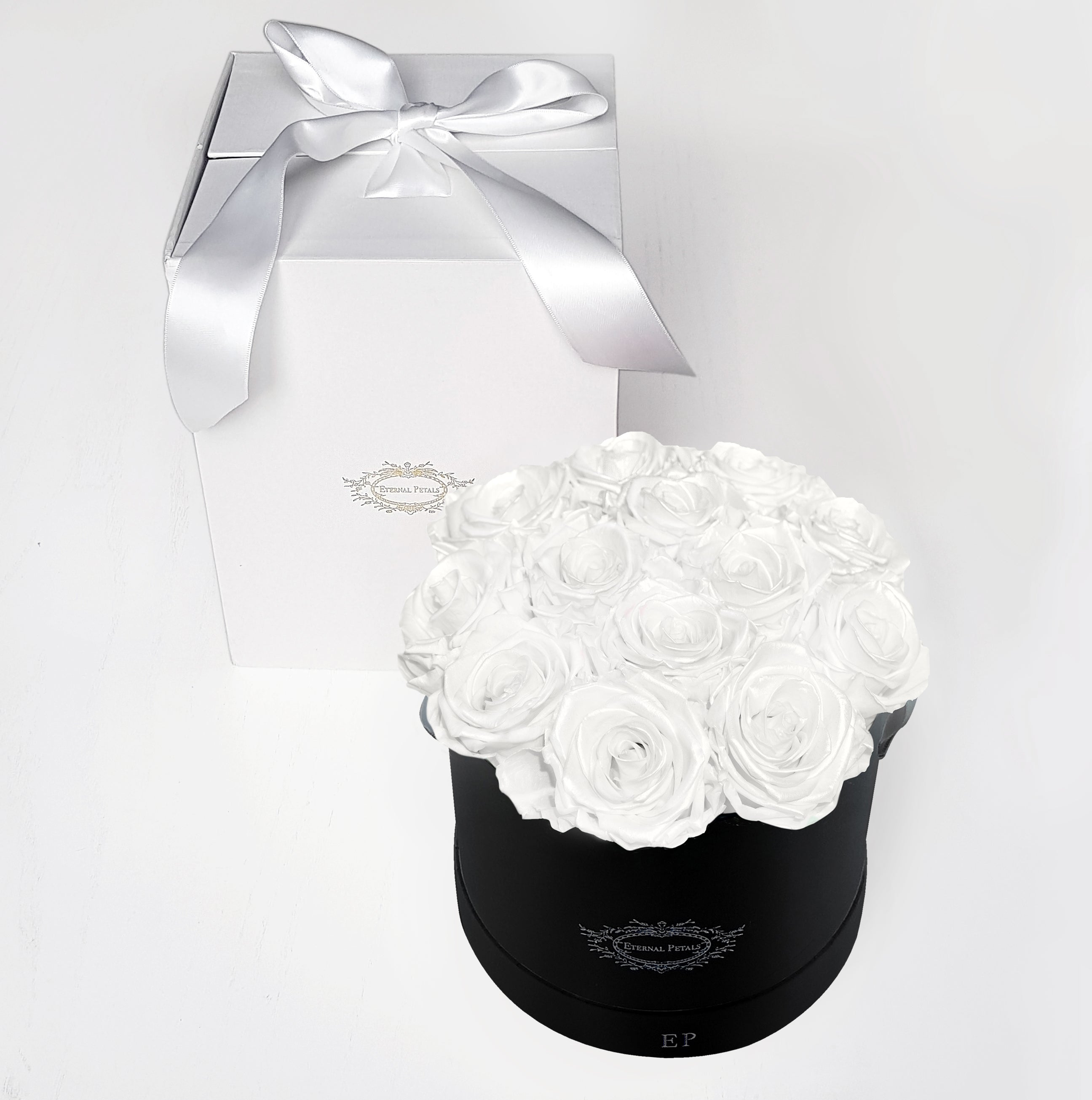 WHITE SATIN | ROUND BLACK